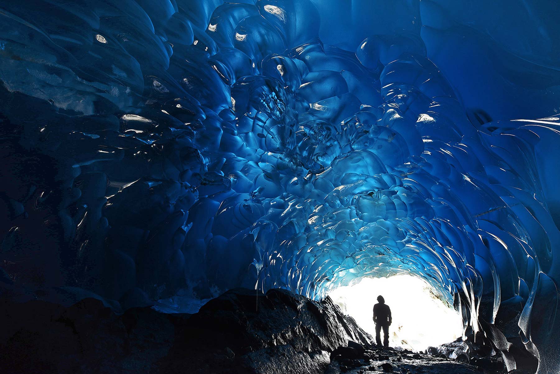 boots-on-the-ground-ice-hike