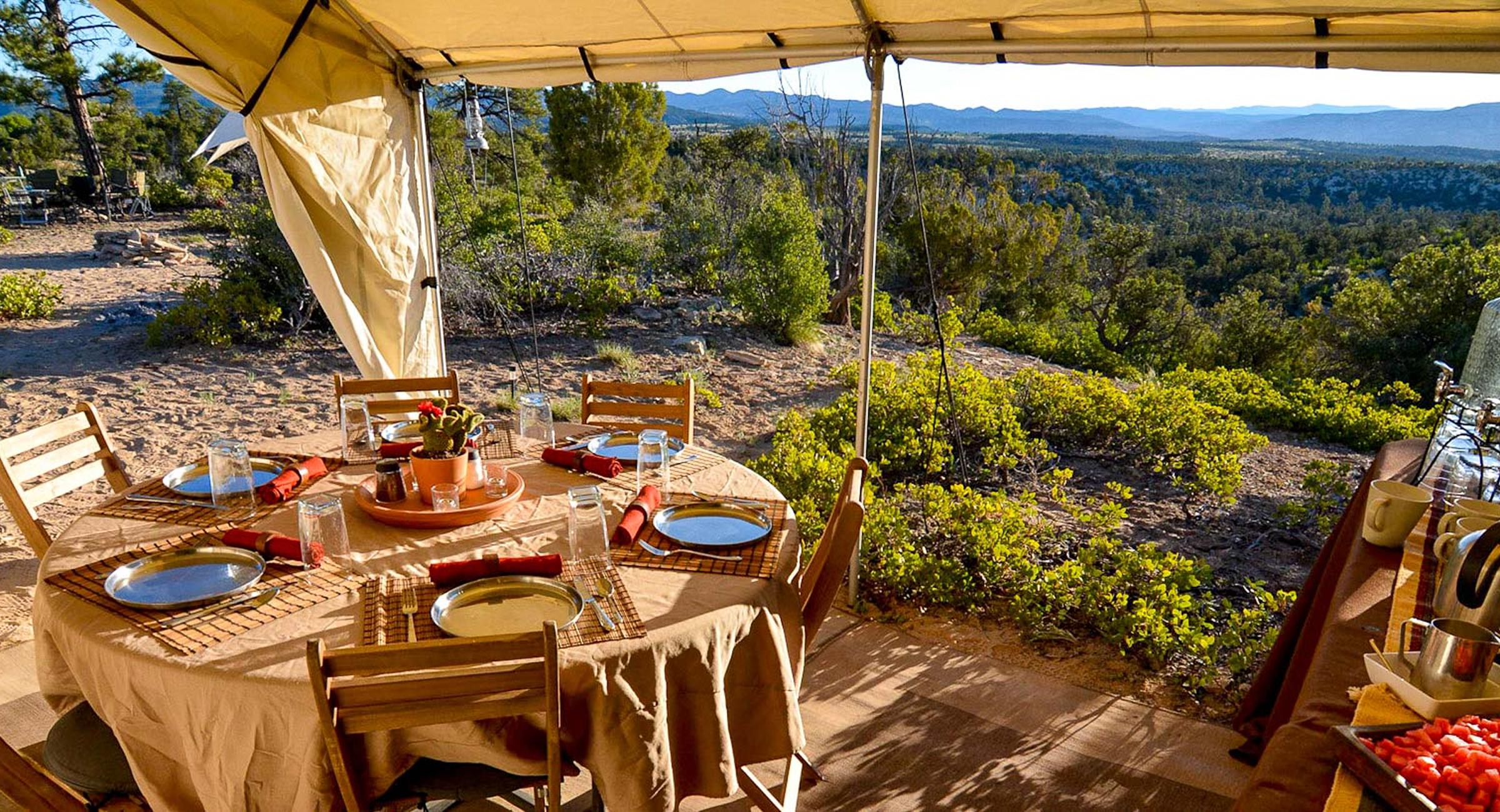 zion-luxury-camp-dining-1